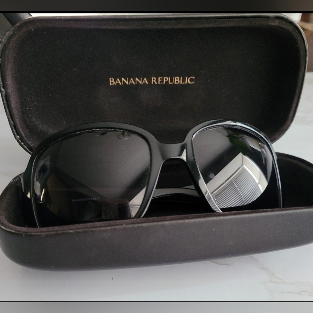 Like new Banana Republic black women's sunglasses with case